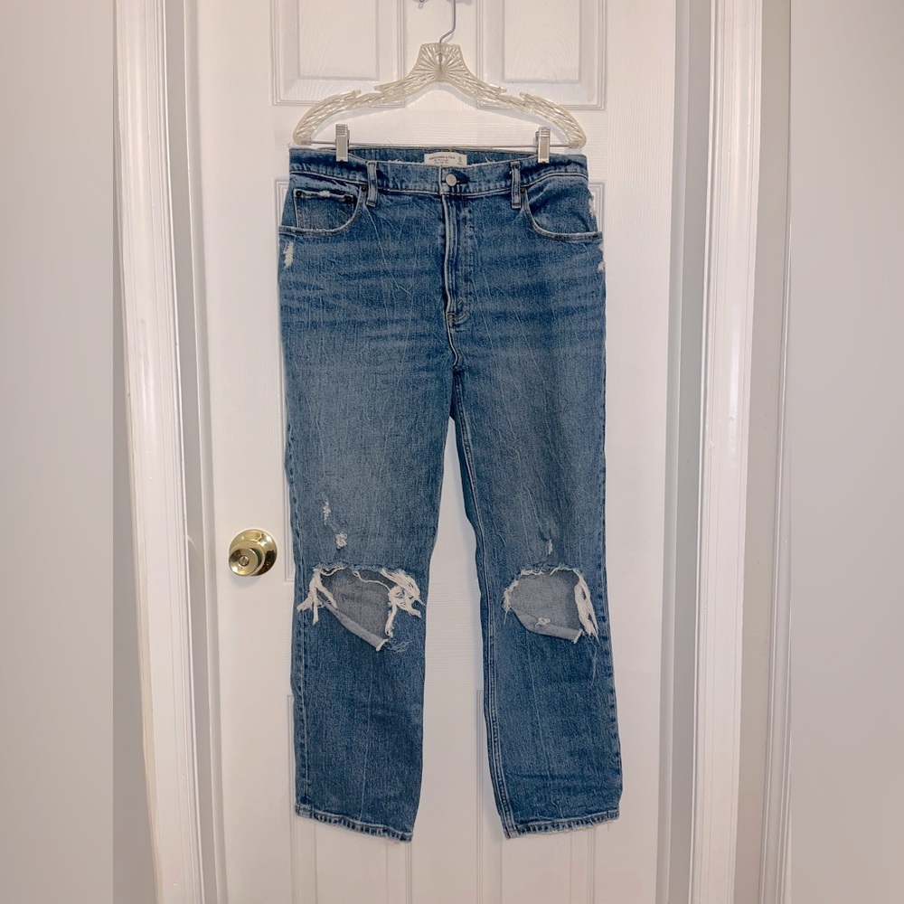 Abercrombie & Fitch Ultra High Rise Distressed 90s Straight Jean | Size 14 Short